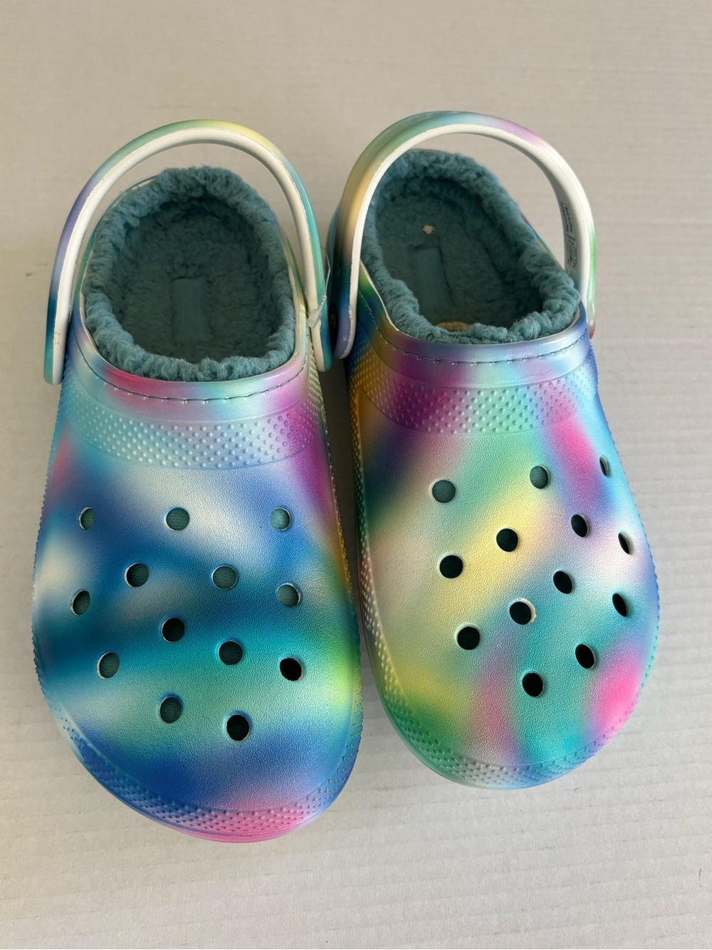 Crocs Classic Lined Rainbow White Comfort Cushion Clogs Teal Faux Fur Size 9